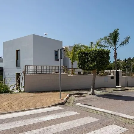 Casa Innes: Entire 5 Bed Modern Villa. Pool. Valle Romano Villa *
