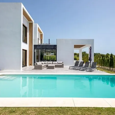 Villa Casa Innes: Entire 5 Bed Modern Villa. Pool. Valle Romano