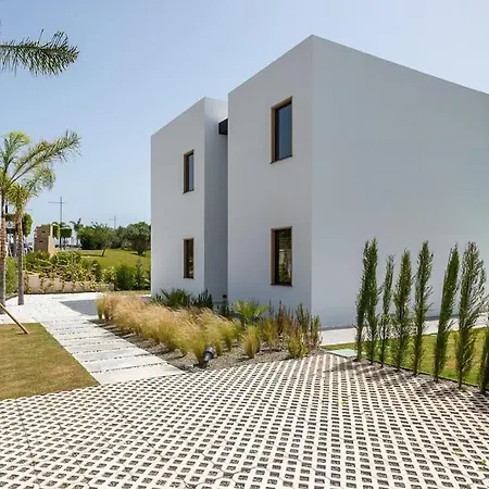 Villa Casa Innes: Entire 5 Bed Modern Villa. Pool. Valle Romano Estepona