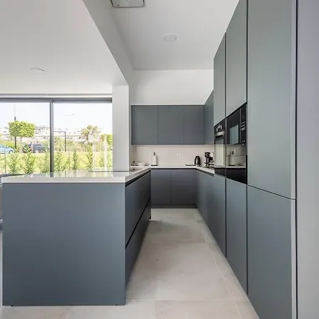 Casa Innes: Entire 5 Bed Modern Villa. Pool. Valle Villa Estepona