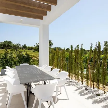 Casa Innes: Entire 5 Bed Modern Villa. Pool. Valle Romano إِستيبونا