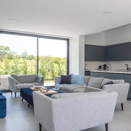 Casa Innes: Entire 5 Bed Modern Villa. Pool. Valle Estepona