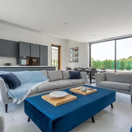 Villa Casa Innes: Entire 5 Bed Modern Villa. Pool. Valle