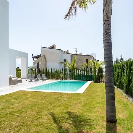 Casa Innes: Entire 5 Bed Modern Villa. Pool. Valle Romano فيلة