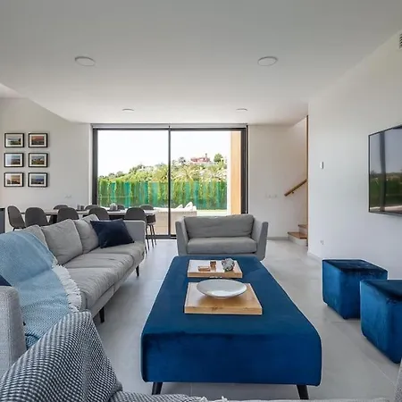 Villa Casa Innes: Entire 5 Bed Modern Villa. Pool. Valle *
