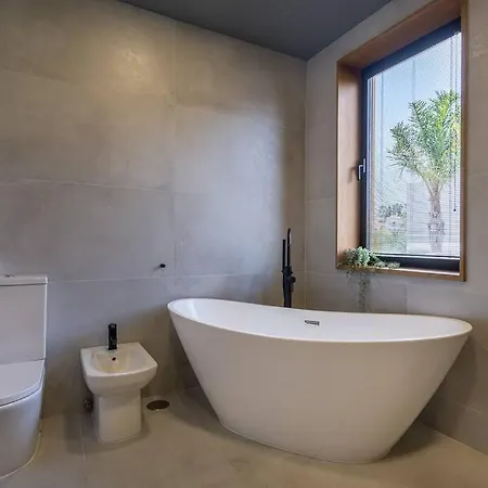 Casa Innes: Entire 5 Bed Modern Villa. Pool. Valle