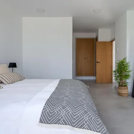Villa Casa Innes: Entire 5 Bed Modern Villa. Pool. Valle Estepona